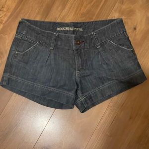 Low rise vintage jean shorts